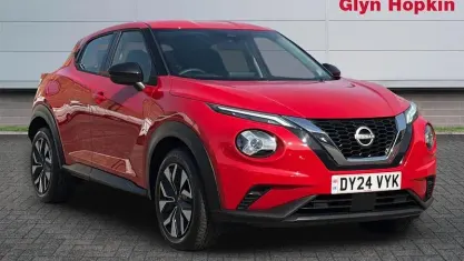 Begagnad Nissan Juke Acenta 117 HK (86 kW) 2023 Röd SUV