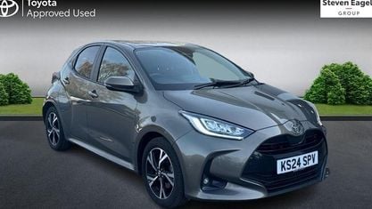 Usado Toyota Yaris Hybrid Design 116 CV (85 kW) 2026 Utilitario