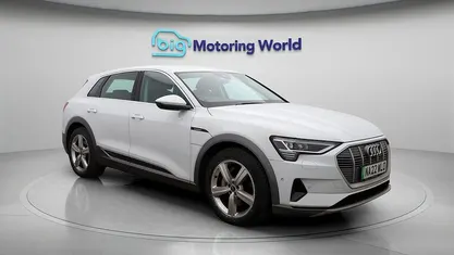 Used 2022 Audi e-tron SUV | £20,300 (Super price)