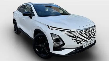 White New 2025 Omoda 5 SUV | £23,999 (Fair price)