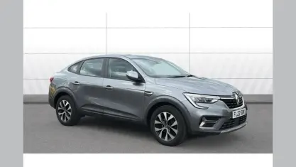 Usado Renault Arkana Iconic 143 CV (105 kW) 2022 Gris SUV