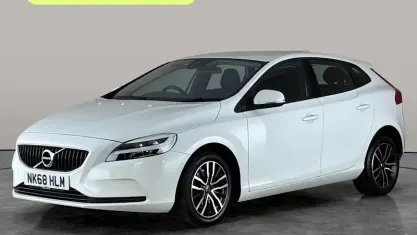 Used Volvo V40 Momentum 122 HP (89 kW) 2019 Hatchback