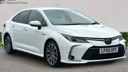 Used Toyota Corolla Design 122 HP (89 kW) 2022 Sedan