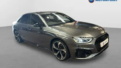 Usado Audi A4 Black Edition 150 HP (110 kW) 2024 Cinzento Sedan