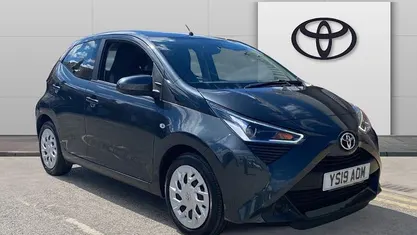 Used Toyota Aygo X-play 72 HP (52 kW) 2020 Hatchback