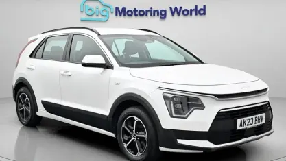 Second-hand Kia Niro 141 CP (103 kW) 2023 Alb SUV