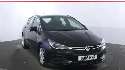 Used Vauxhall Astra Design Edition 105 HP (77 kW) 2016 Black Hatchback