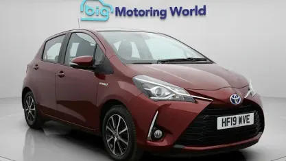 Second-hand Toyota Yaris Hybrid 101 CP (74 kW) 2019 Hatchback