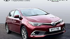 Red Used 2017 Toyota Auris Hybrid Hatchback | £11,750 (Good price)