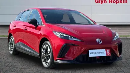 Used MG MG4 EV SE 125 kW (170 HP) 2023 Red Hatchback