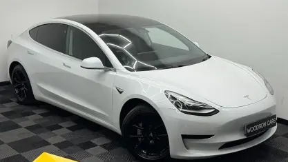 Używany Tesla Model 3 Standard Range 180 kW (245 KM) 2021 Sedan/Limuzyna