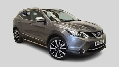 Grey Used 2016 Nissan Qashqai Tekna SUV | £11,495 (Fair price)