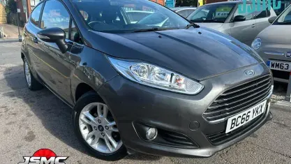 Used Ford Fiesta Zetec 82 HP (60 kW) 2017 Grey Hatchback