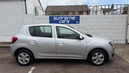 Używany Dacia Sandero Lauréate 90 KM (66 kW) 2016 Hatchback