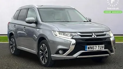 Begagnad Mitsubishi Outlander P-HEV 203 HK (149 kW) 2016 Kombi
