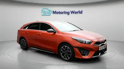 Używany Kia ProCeed GT-Line 159 KM (116 kW) 2023 Pomarańczowy Kombi