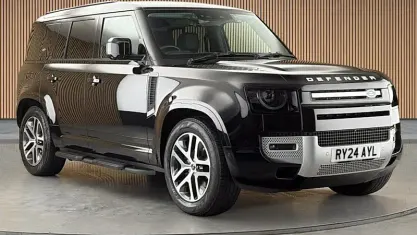 Used Land Rover Defender S 250 HP (183 kW) 2023 Santorini black SUV