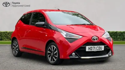 Used Toyota Aygo Trend 72 HP (52 kW) 2021 Red pop Hatchback