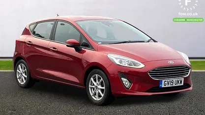 Used Ford Fiesta Zetec 101 HP (74 kW) 2019 Red Hatchback