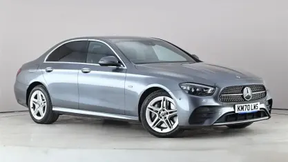 Second-hand Mercedes E300 AMG line 306 CP (225 kW) 2023 Berlinǎ