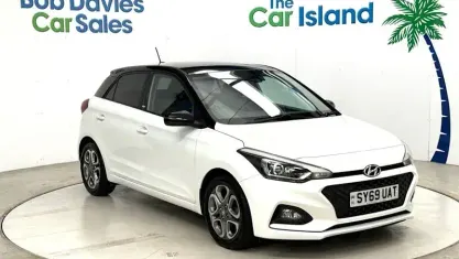 Begagnad Hyundai i20 84 HK (61 kW) 2019 Vit Halvkombi