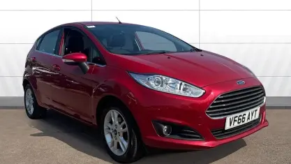 Used Ford Fiesta Zetec 101 HP (74 kW) 2017 Red Hatchback