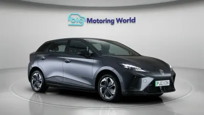 Używany MG MG4 EV SE 319 kW (435 KM) 2023 Szary Hatchback