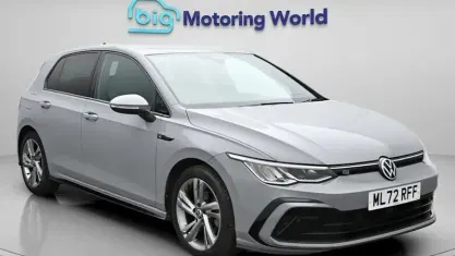 Second-hand VW Golf VIII R-line 150 CP (110 kW) 2024 Hatchback