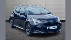 Eclipse black Used 2022 Toyota Yaris Hybrid Design Hatchback | £16,301 (Fair price)
