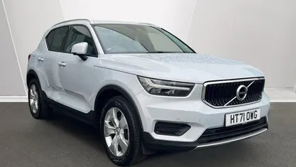 Used Volvo XC40 Momentum 163 HP (119 kW) 2021 Silver SUV
