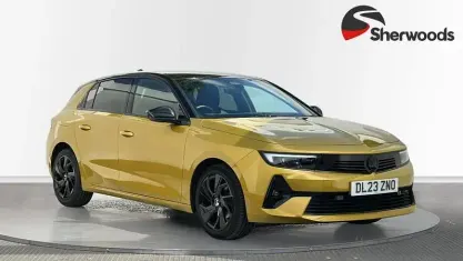Used Vauxhall Astra S 131 HP (96 kW) 2023 Yellow/black Hatchback