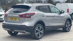 Silver Used 2017 Nissan Qashqai N-Connecta SUV | £10,624 (Fair price)