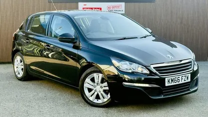 Used Peugeot 308 Active 120 HP (88 kW) 2016 Black Hatchback
