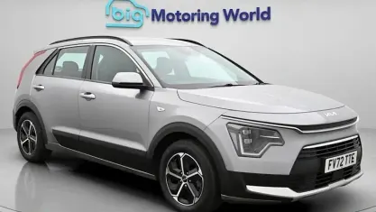 Gebraucht Kia Niro 141 PS (103 kW) 2023 Grau SUV