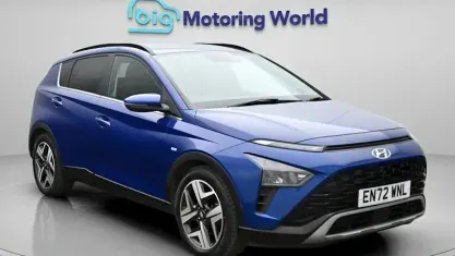 Begagnad Hyundai Bayon Premium 101 HK (74 kW) 2023 Blå SUV
