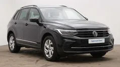 Deep black pearlescent Used 2022 VW Tiguan Life SUV | £19,731 (Fair price)