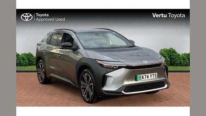 Begagnad Toyota bZ4X 160 kW (218 HK) 2024 Grå SUV