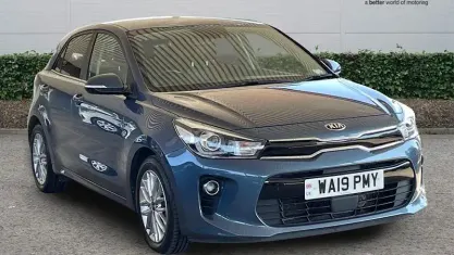 Used Kia Rio 101 HP (74 kW) 2019 Blue Hatchback
