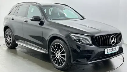 Używany Mercedes GLC250 AMG 211 KM (155 kW) 2019 Czarny Kombi