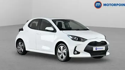 Used Toyota Yaris 116 HP (85 kW) 2024 White Hatchback