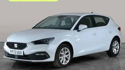 Begagnad Seat Leon SE 110 HK (80 kW) 2023 Vit Halvkombi