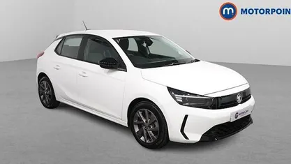 Used Vauxhall Corsa Design Edition 101 HP (74 kW) 2024 White Hatchback