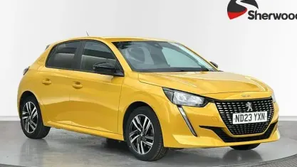 Used Peugeot 208 Active+ 102 HP (75 kW) 2023 Yellow Hatchback