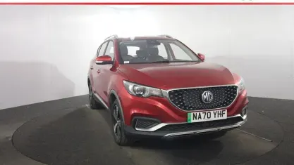Usado MG ZS Exclusive 105 kW (143 HP) 2021 Vermelho SUV