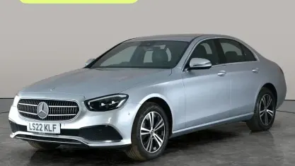 Begagnad Mercedes E200 197 HK (144 kW) 2022 Silver Sedan