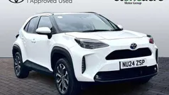 White Used 2024 Toyota Yaris Cross Design SUV | £23,550 (Fair price)