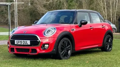 Second-hand Mini Cooper Hatch 136 CP (100 kW) 2019 Roșu Hatchback