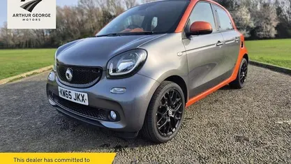 Used Smart ForFour Edition #1 90 HP (66 kW) 2015 Grey Hatchback