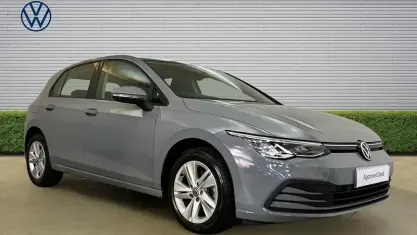 Used VW Golf VIII Life 116 HP (85 kW) 2024 Hatchback
