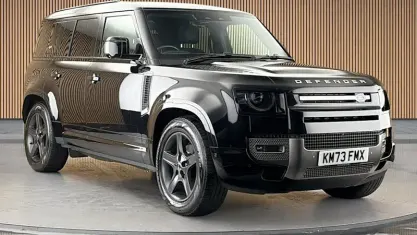 Used Land Rover Defender SE Dynamic 250 HP (183 kW) 2023 Black SUV